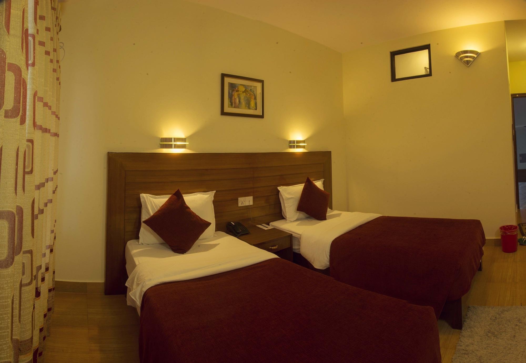 Hotel Tara Pokhara Bagian luar foto