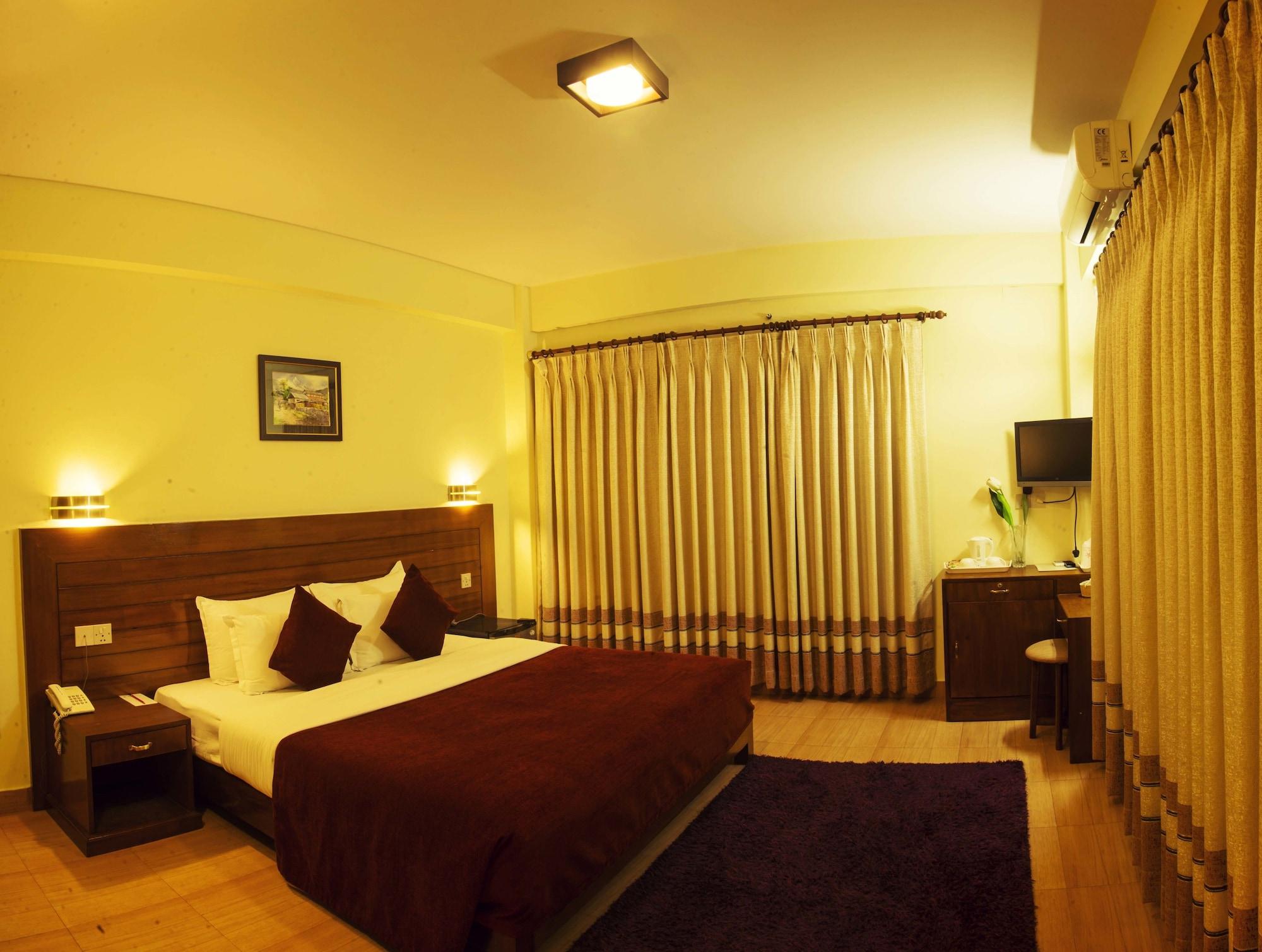 Hotel Tara Pokhara Bagian luar foto