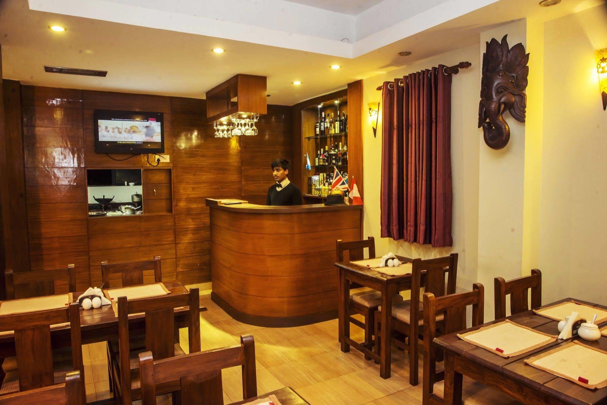 Hotel Tara Pokhara Bagian luar foto