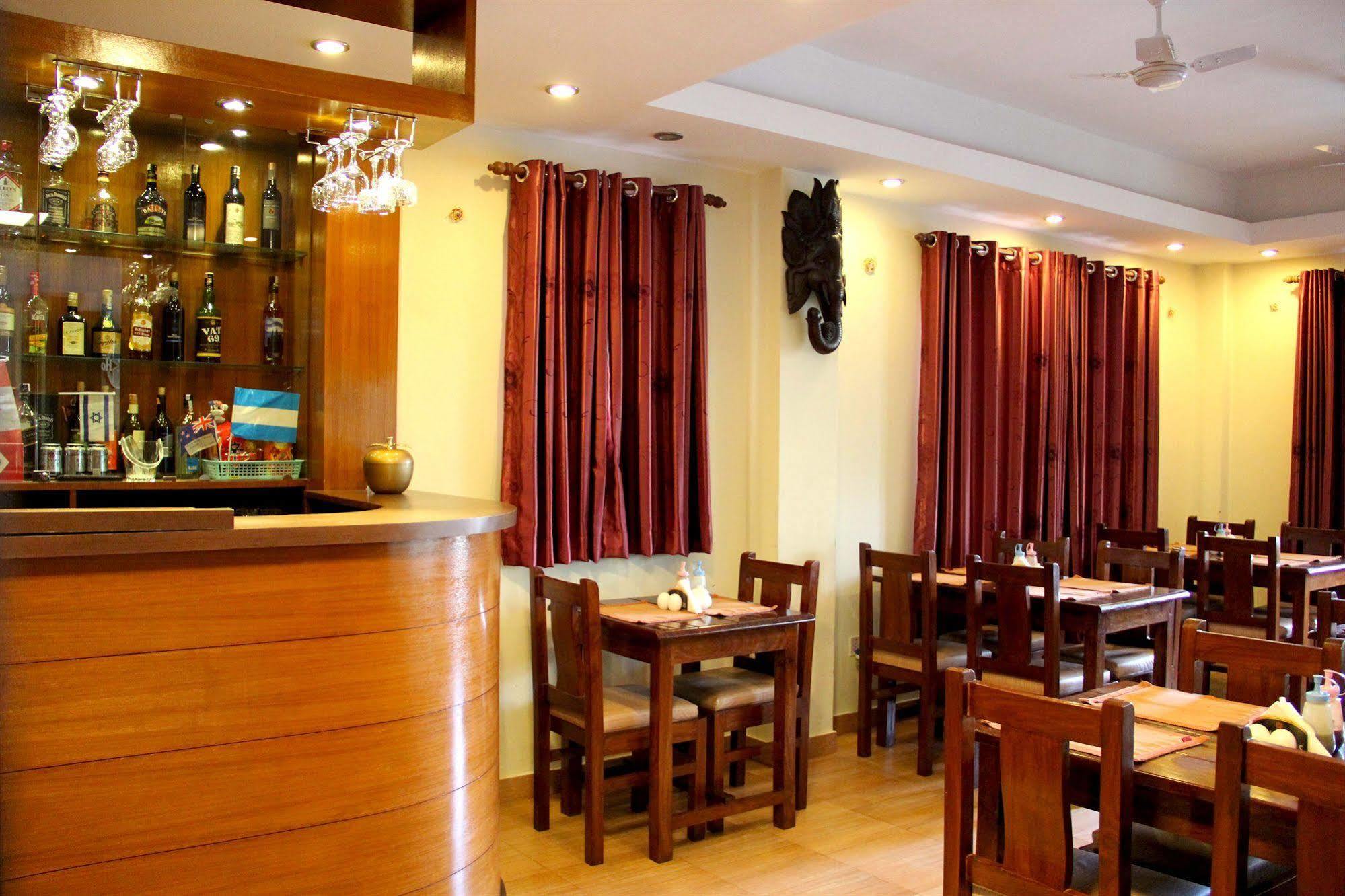 Hotel Tara Pokhara Bagian luar foto