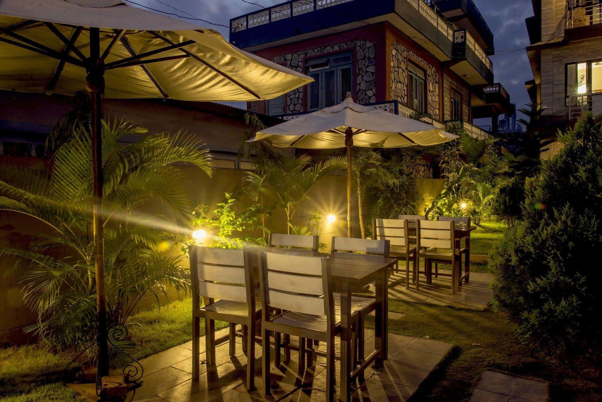Hotel Tara Pokhara Bagian luar foto