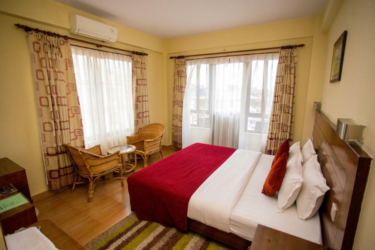 Hotel Tara Pokhara Bagian luar foto
