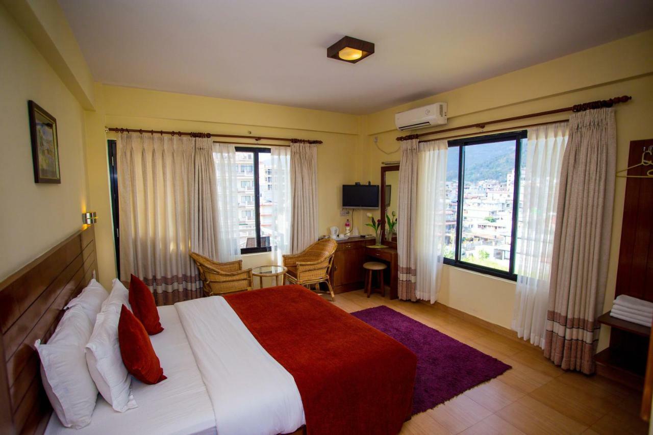 Hotel Tara Pokhara Bagian luar foto