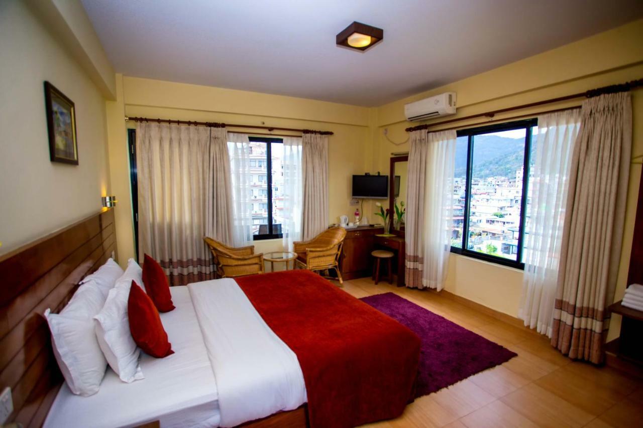 Hotel Tara Pokhara Bagian luar foto