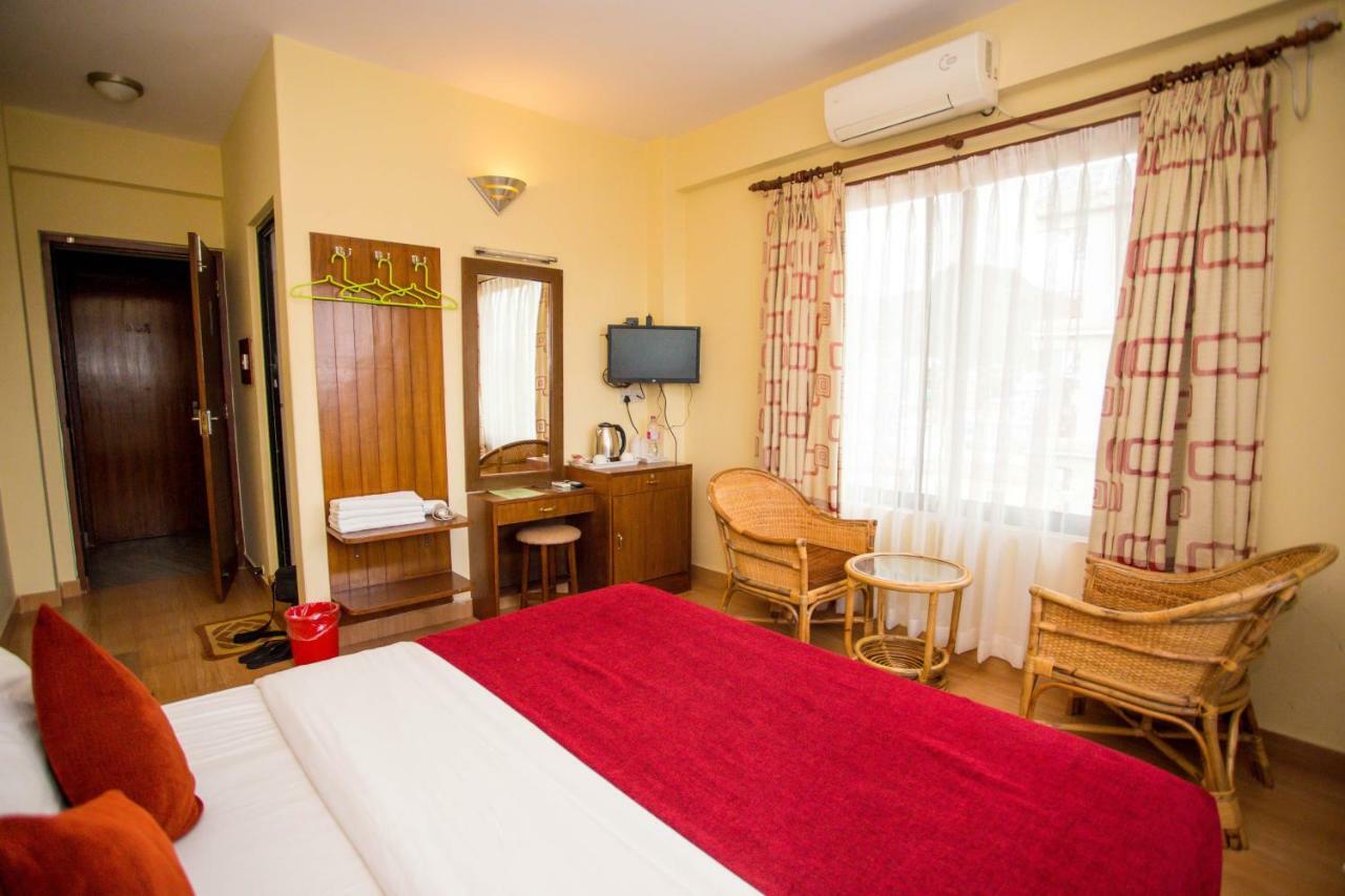 Hotel Tara Pokhara Bagian luar foto
