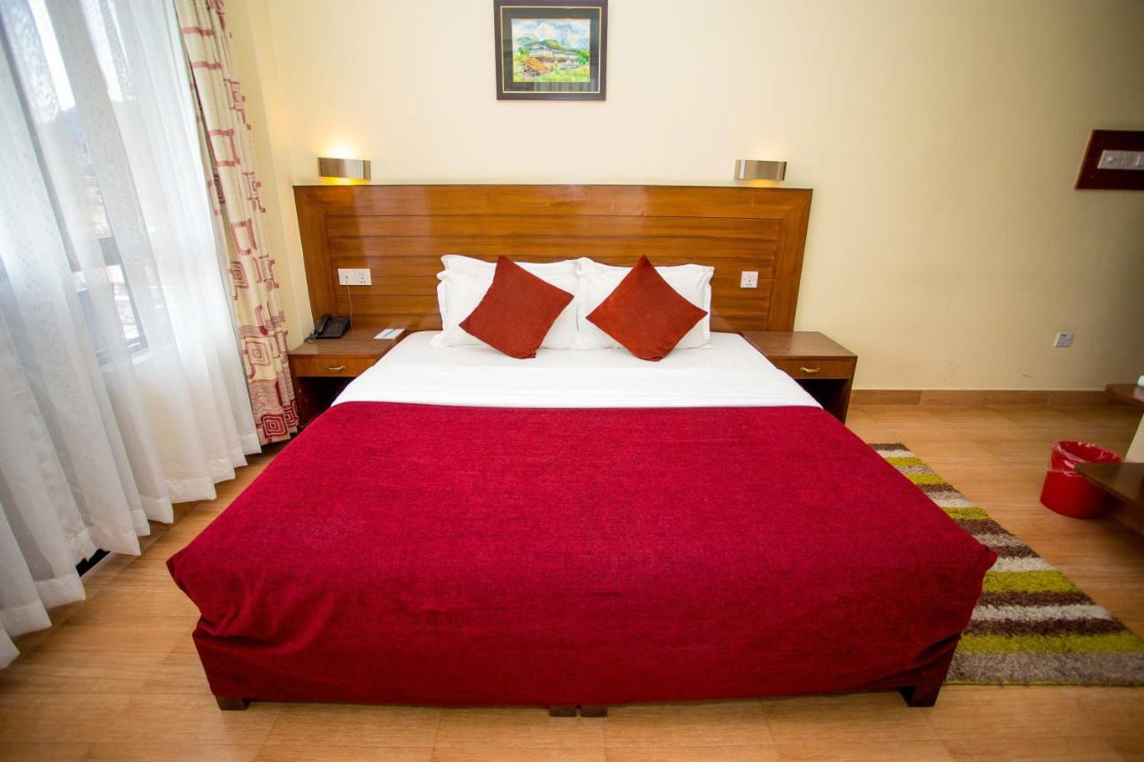 Hotel Tara Pokhara Bagian luar foto
