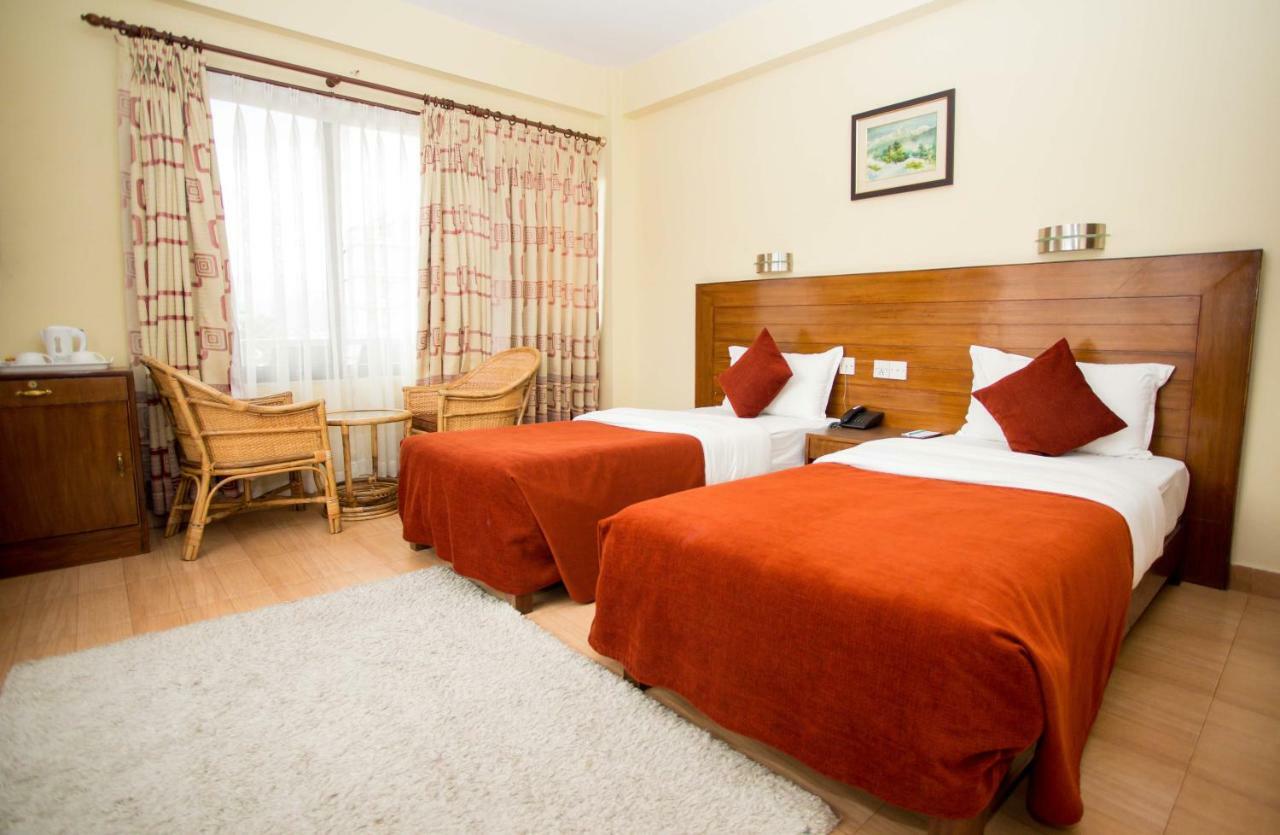 Hotel Tara Pokhara Bagian luar foto
