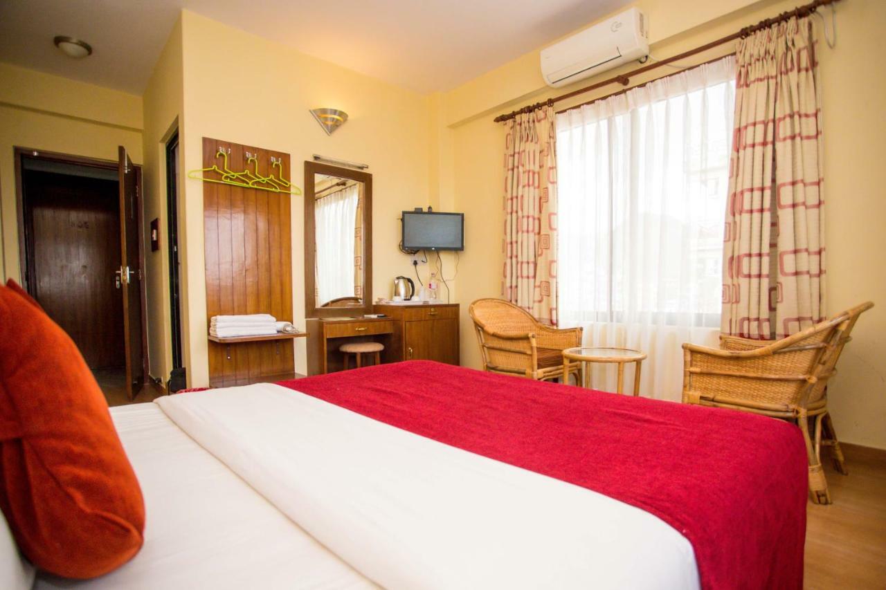 Hotel Tara Pokhara Bagian luar foto