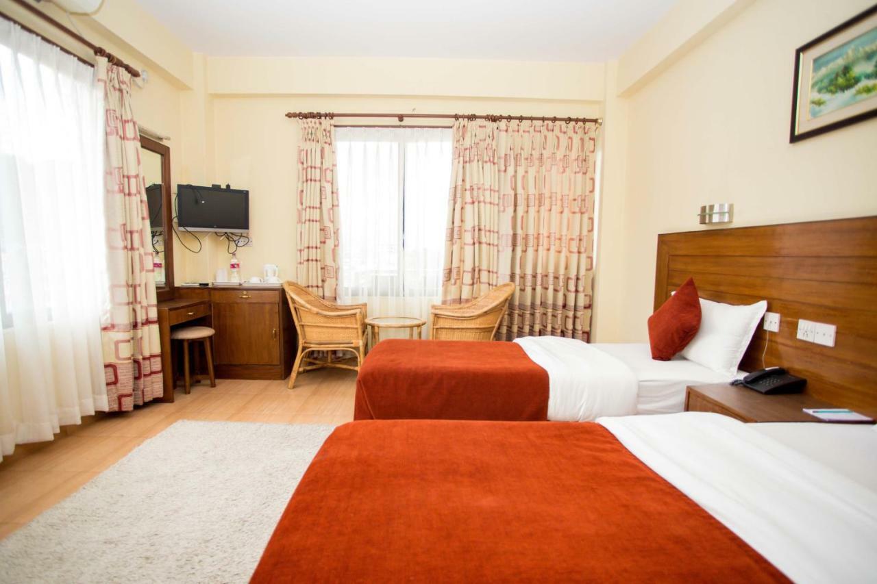 Hotel Tara Pokhara Bagian luar foto