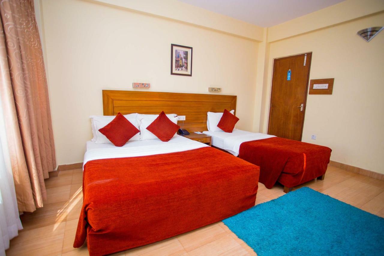 Hotel Tara Pokhara Bagian luar foto