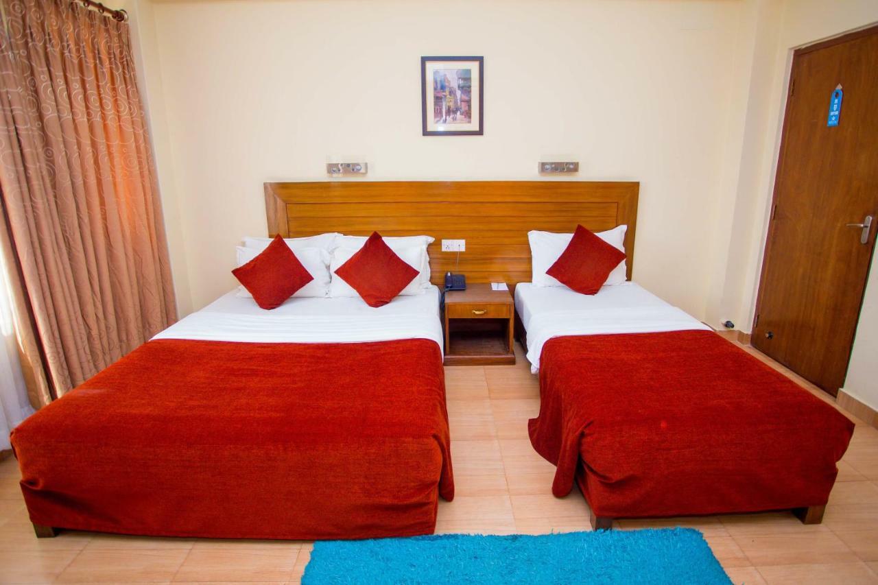 Hotel Tara Pokhara Bagian luar foto