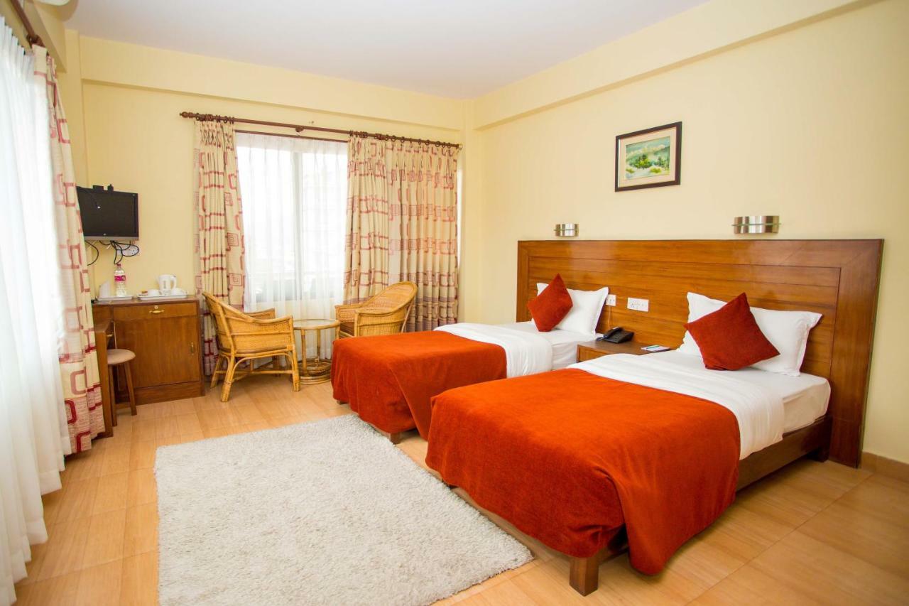 Hotel Tara Pokhara Bagian luar foto